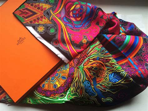 foulard hermes come cintura|Come annodare un foulard Hermes: Guida pratica e stilosa.